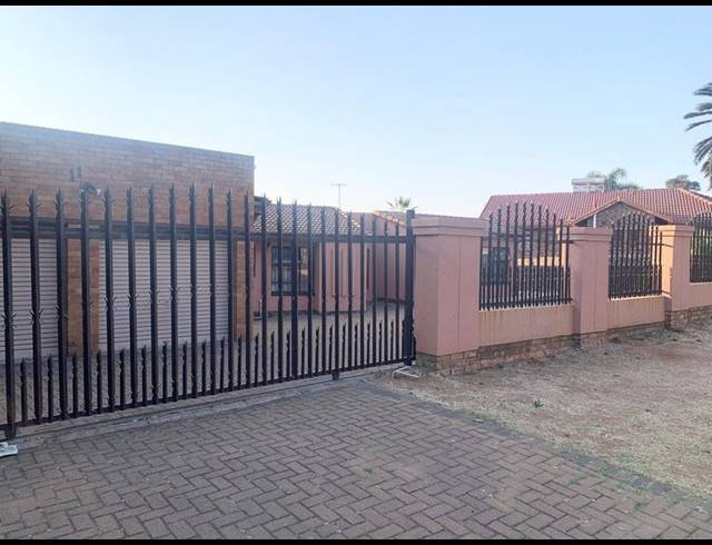 3 BEDROOM HOUSE FOR SALE IN NORKEM PARK